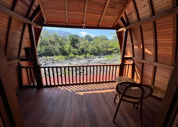 Joglo Tepi Sungai Villa