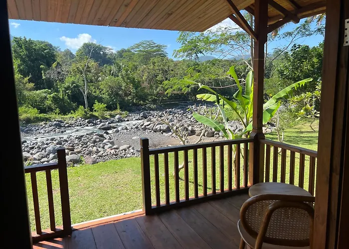Joglo Tepi Sungai Villa