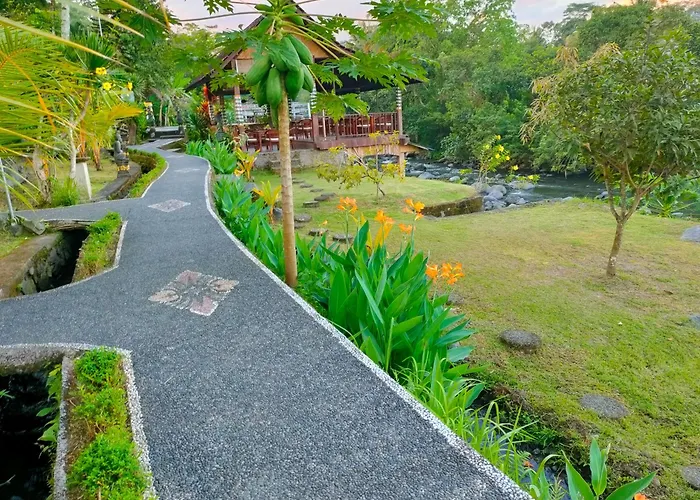 Villa Joglo Tepi Sungai Sidemen (Bali)