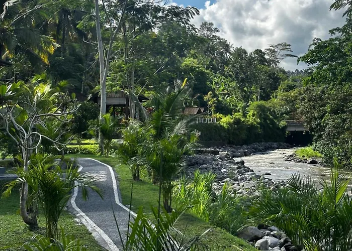 Joglo Tepi Sungai
