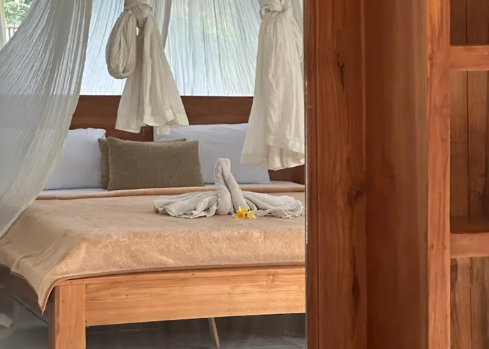 Villa Joglo Tepi Sungai Sidemen (Bali)